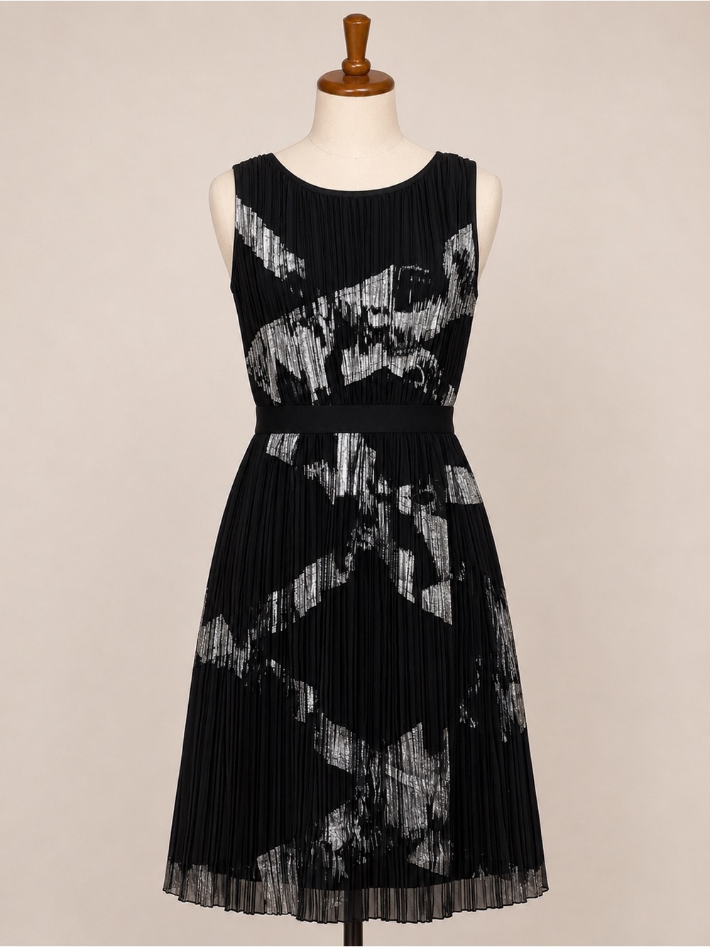 BCBGMAXAZRIA Black Pleated Midi Dress Silver Metallic Detail Size M